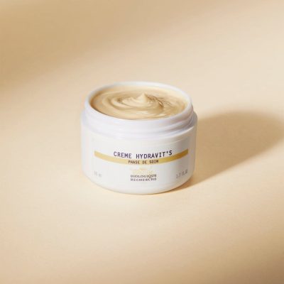 Hydrating, illuminating face primer cream in a jar for smooth, glowing skin